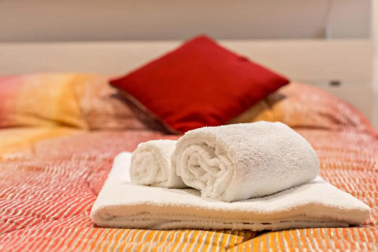 Apartment Cottage Giulia Argegno Italy